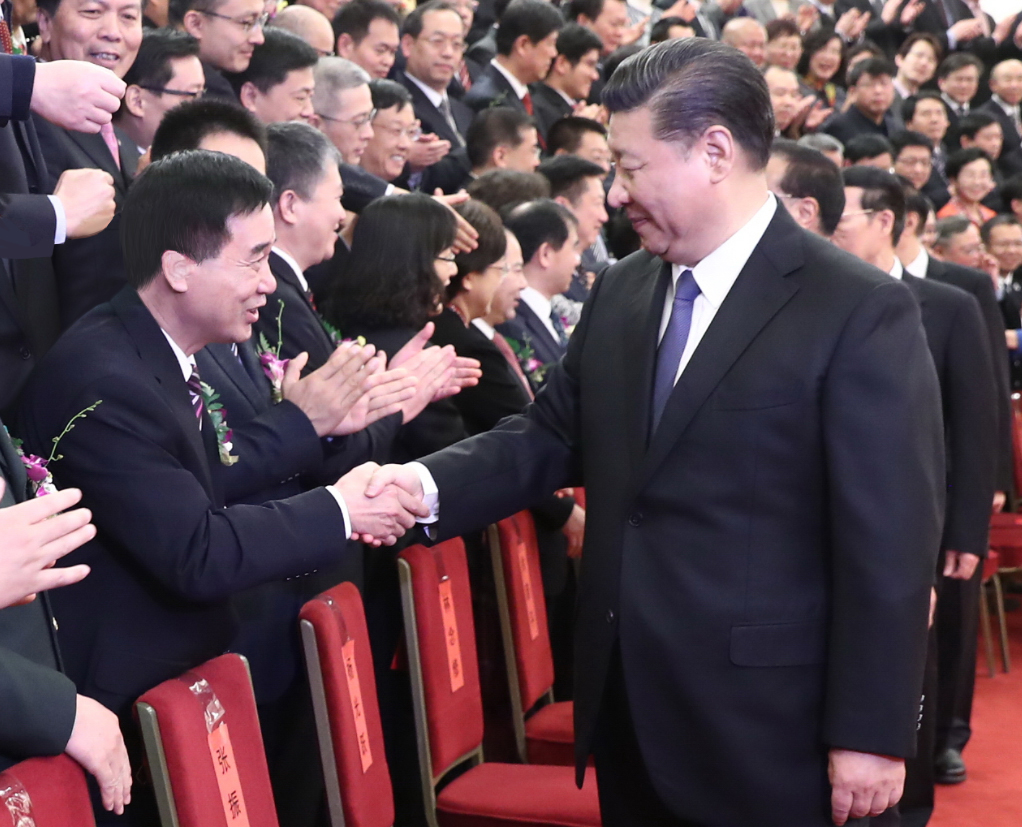 2018年1月8日，張國良榮獲國家科技進步一等獎,習近平總書記與張國良握手照片
